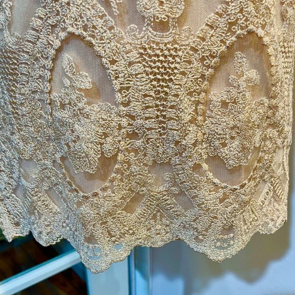 Taupe Embroidered Top Sz S euc - Picture 3 of 3